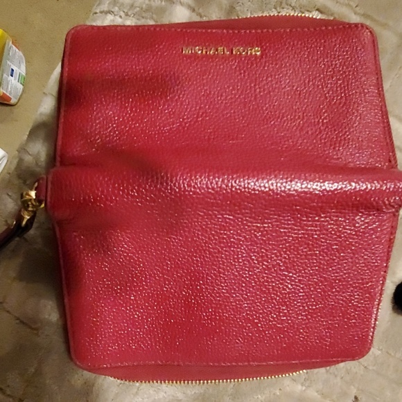 Michael Kors wallet and matching purse - Picture 2 of 4